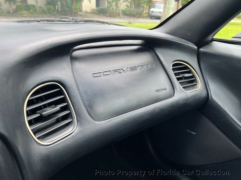 Used 1998 Chevrolet Corvette Coupe w/ Roof Pkg RWD image 42