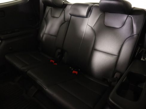 Used 2024 Kia Telluride EX w/ EX Captain's Chair Package image 13