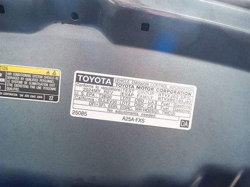 Certified 2024 Toyota Venza Limited image 43