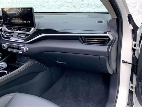 Certified 2024 Nissan Altima 2.5 SR w/ SR Premium Package image 16