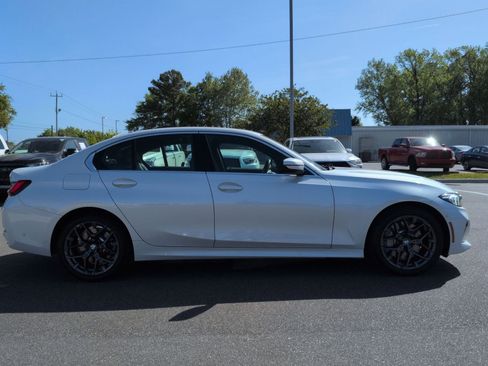 Used 2025 BMW 330i Sedan RWD image 2