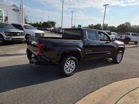 Used 2025 Toyota Tacoma SR5 RWD image 12