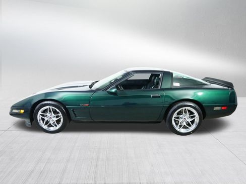 Used 1995 Chevrolet Corvette Coupe RWD image 4