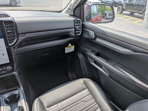 New 2026 Ford Ranger Lariat w/ Black Appearance Package AWD/4WD image 17