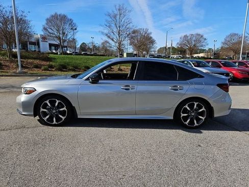 Used 2025 Honda Civic Sport Touring image 4