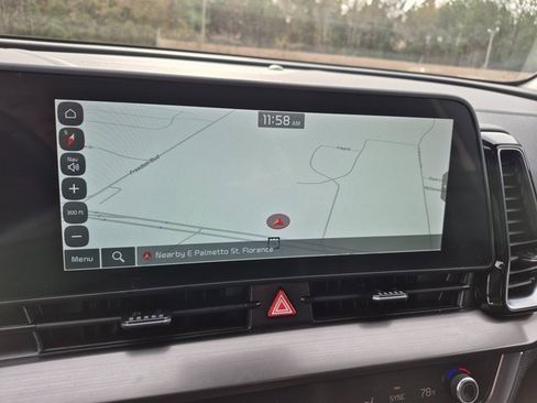 Used 2025 Kia Sportage EX image 15