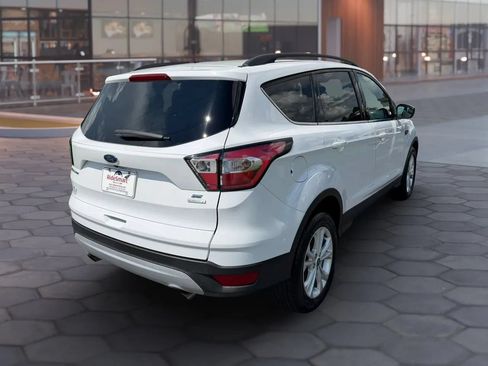 Used 2018 Ford Escape SE FWD image 5