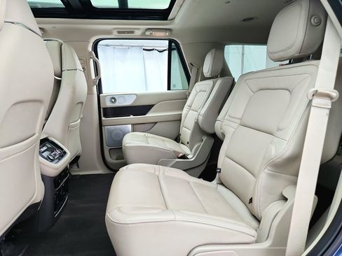 Used 2019 Lincoln Navigator Reserve w/ Cargo Package AWD/4WD image 29