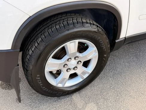 Used 2012 GMC Acadia SLE FWD image 38