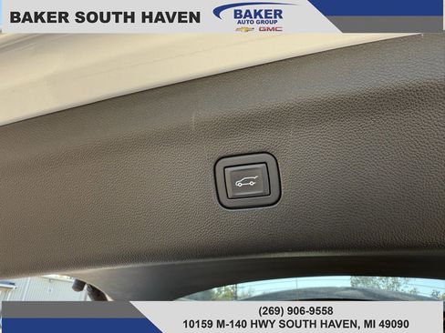Used 2024 Buick Enclave Premium image 10