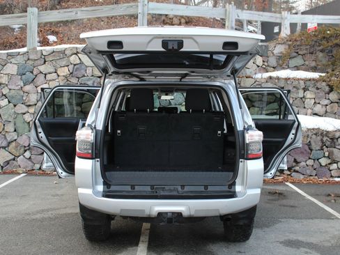 Used 2015 Toyota 4Runner SR5 image 10