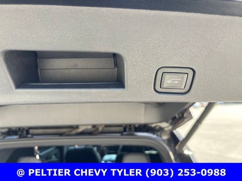 Used 2024 Chevrolet Traverse Z71 AWD/4WD image 23