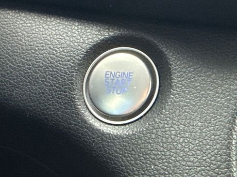 Used 2019 Hyundai Santa Fe SEL image 26