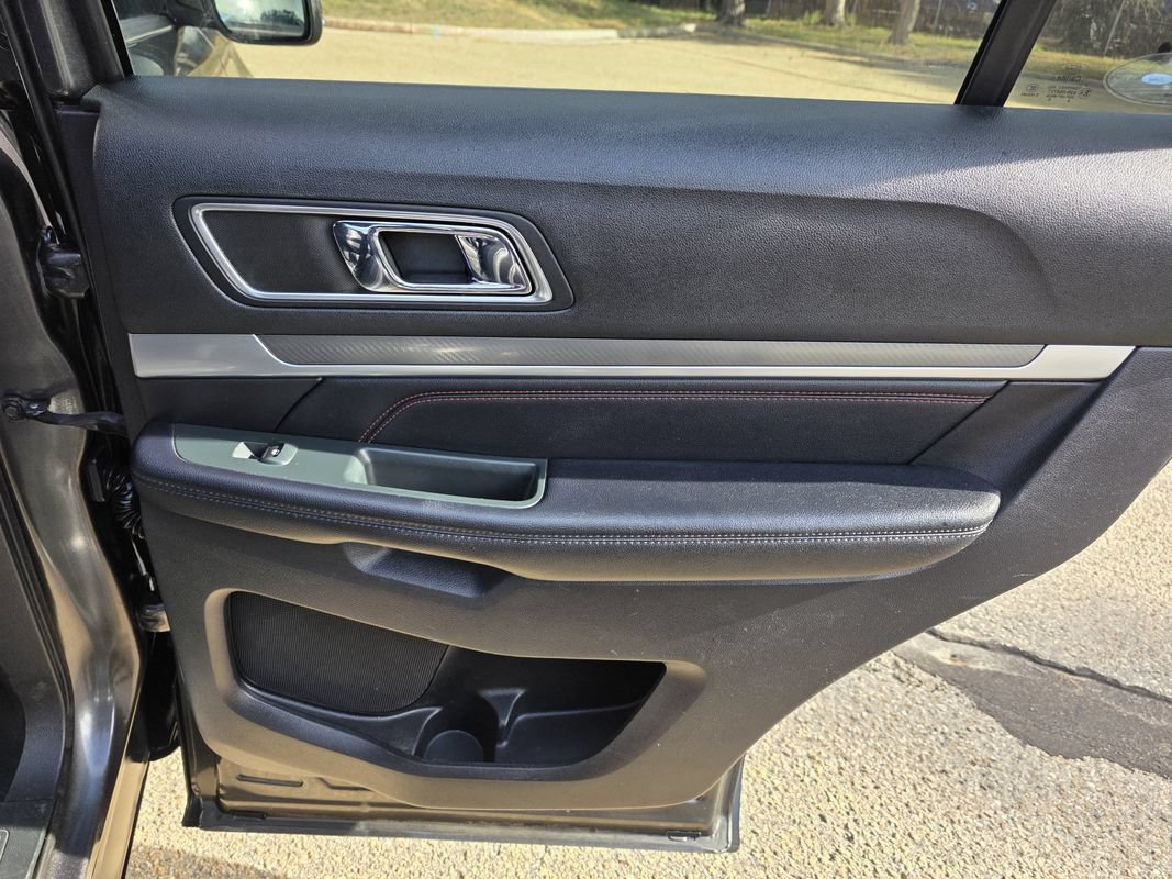 Used 2018 Ford Explorer Sport w/ Equipment Group 401A AWD/4WD image 18