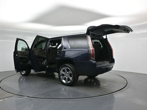 Used 2020 Cadillac Escalade Platinum image 36