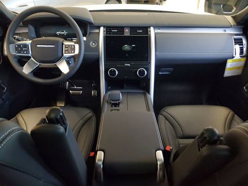 New 2026 Land Rover Discovery Limited Edition AWD/4WD image 27