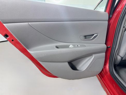 Used 2022 Hyundai Elantra SEL FWD image 26