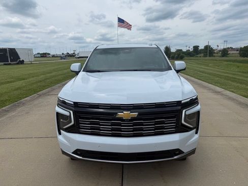 New 2026 Chevrolet Suburban High Country w/ Sun And Tow Package AWD/4WD image 13
