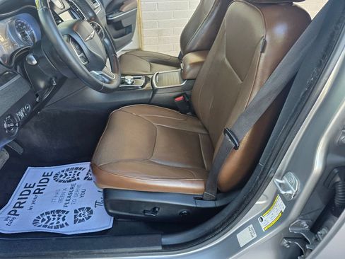 Used 2018 Chrysler 300 Limited RWD image 29