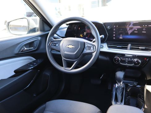 Certified 2024 Chevrolet Trax LT image 12