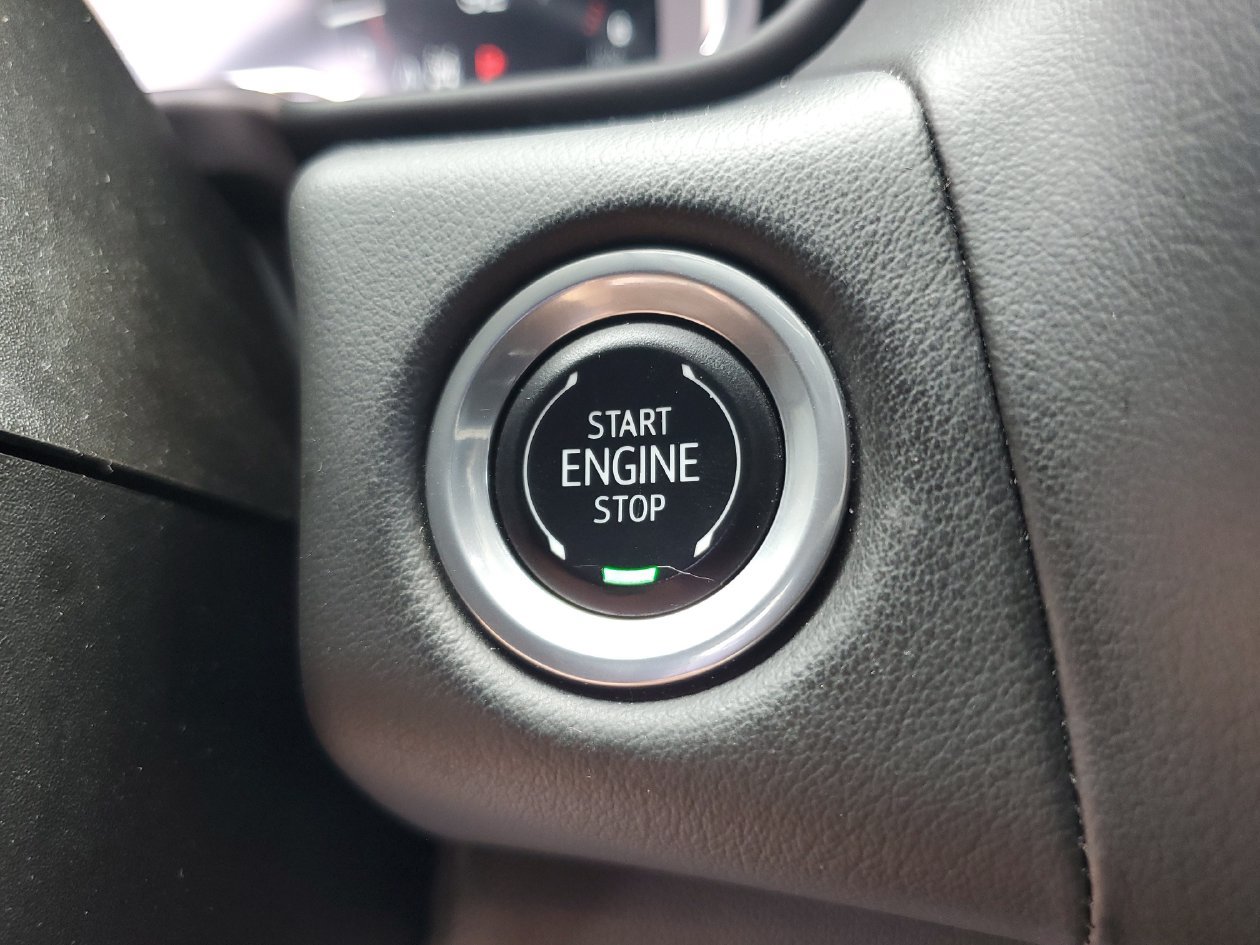 Used 2024 GMC Yukon SLT AWD/4WD image 24
