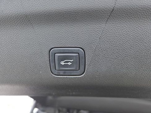 Used 2022 GMC Yukon XL Denali image 19