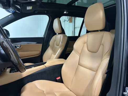 Used 2019 Volvo XC90 T6 Momentum w/ Advanced Package AWD/4WD image 24