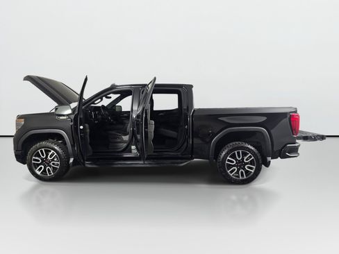 Used 2024 GMC Sierra 1500 AT4 w/ Technology Package AWD/4WD image 9