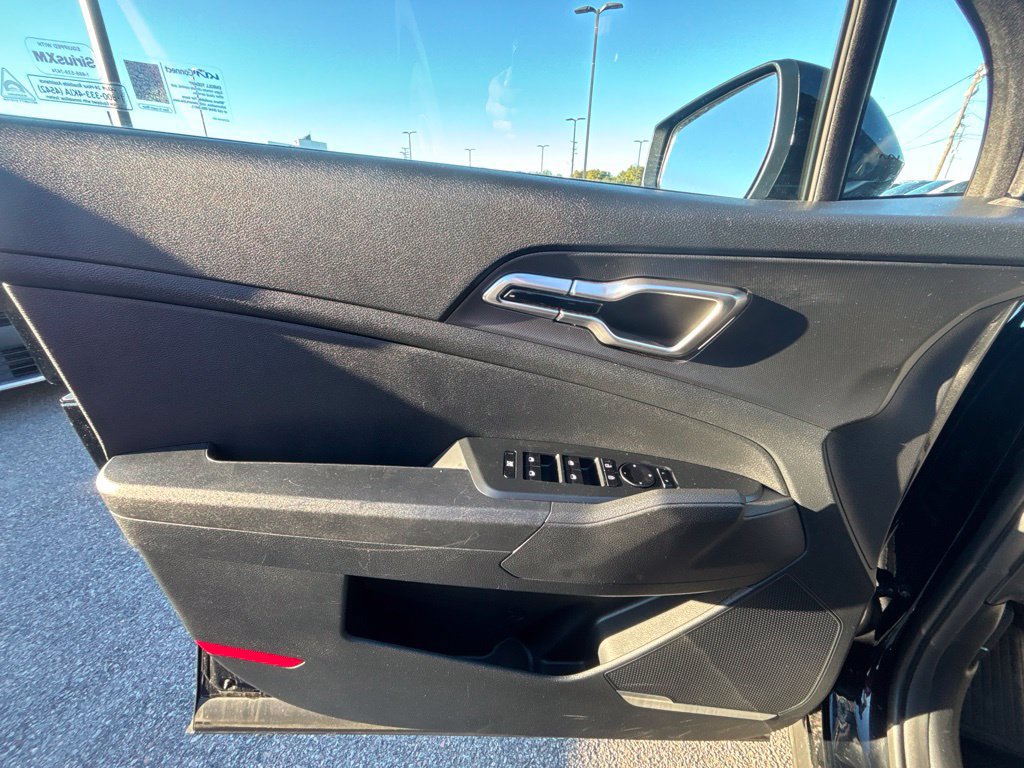 Certified 2026 Kia Sportage LX FWD image 11