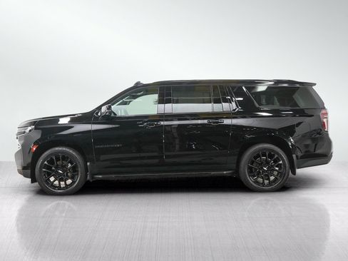 Used 2023 Chevrolet Suburban RST w/ Luxury Package AWD/4WD image 2