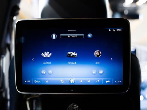 Used 2025 Mercedes-Benz Maybach GLS 600 4MATIC image 41
