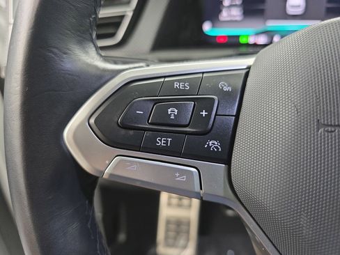 Used 2024 Volkswagen Atlas Cross Sport SEL R-Line AWD/4WD image 34