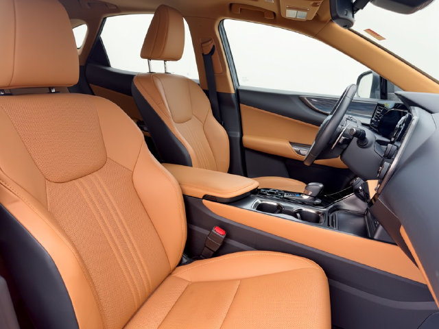 Used 2025 Lexus NX 250 FWD w/ Accessory Package (K3) image 30