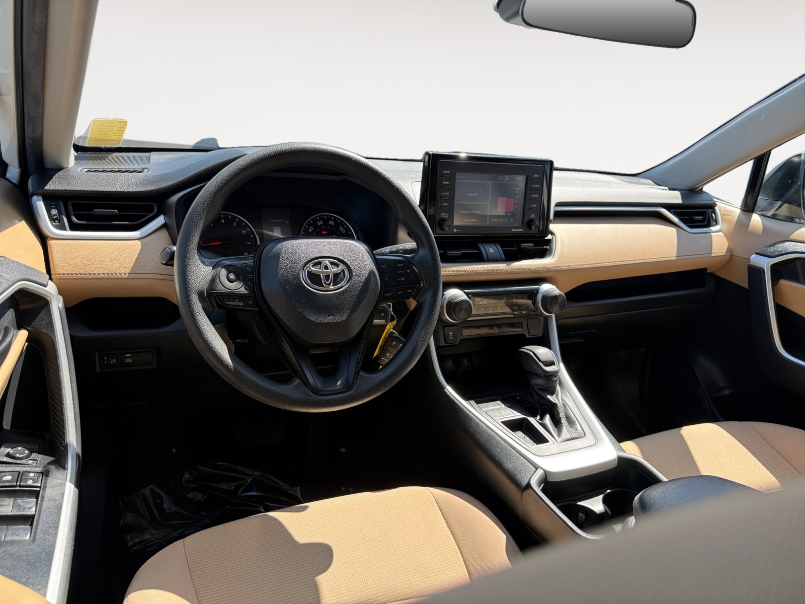 Used 2021 Toyota RAV4 LE FWD image 15