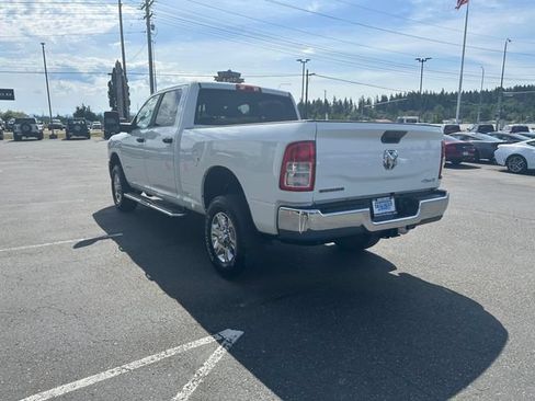 Used 2024 RAM 2500 Big Horn w/ Off Road Package AWD/4WD image 4