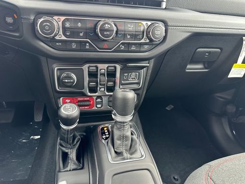 New 2025 Jeep Wrangler Rubicon image 11