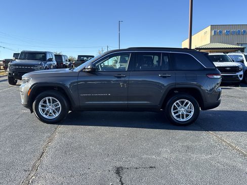 Used 2025 Jeep Grand Cherokee Laredo X w/ Luxury Tech Group I image 8
