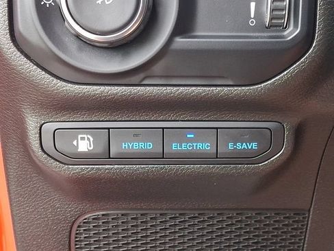 Used 2023 Jeep Wrangler Unlimited AWD/4WD image 24