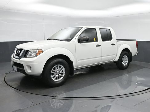 Used 2019 Nissan Frontier SV w/ Value Truck Package RWD image 3