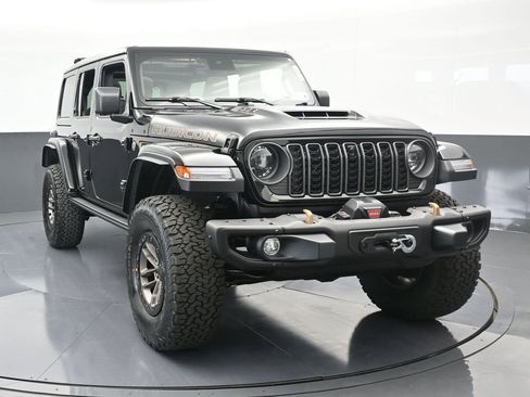 Used 2025 Jeep Wrangler Unlimited Rubicon 392 image 9