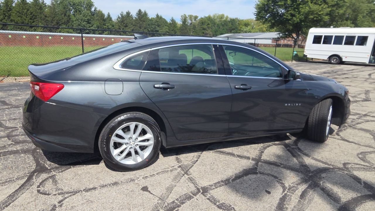 Used 2018 Chevrolet Malibu LT FWD image 8