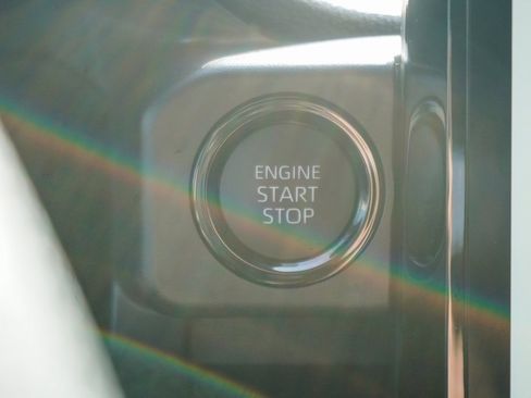 Used 2025 Toyota Tacoma Limited image 25