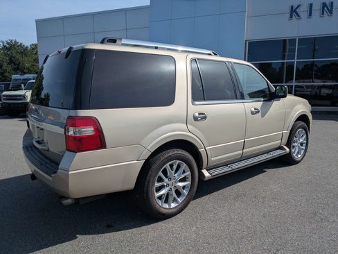 Used 2017 Ford Expedition Limited RWD image 4
