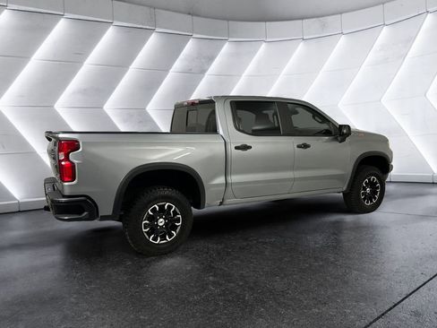 Used 2024 Chevrolet Silverado 1500 ZR2 w/ Technology Package image 4