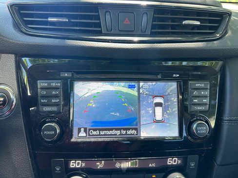 Used 2017 Nissan Rogue SL w/ SL Premium Package FWD image 16