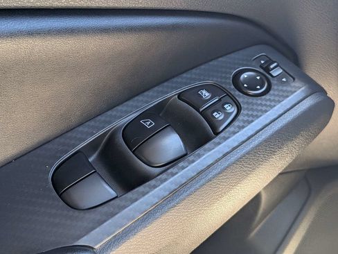 Used 2025 Nissan Altima 2.5 SV FWD image 25