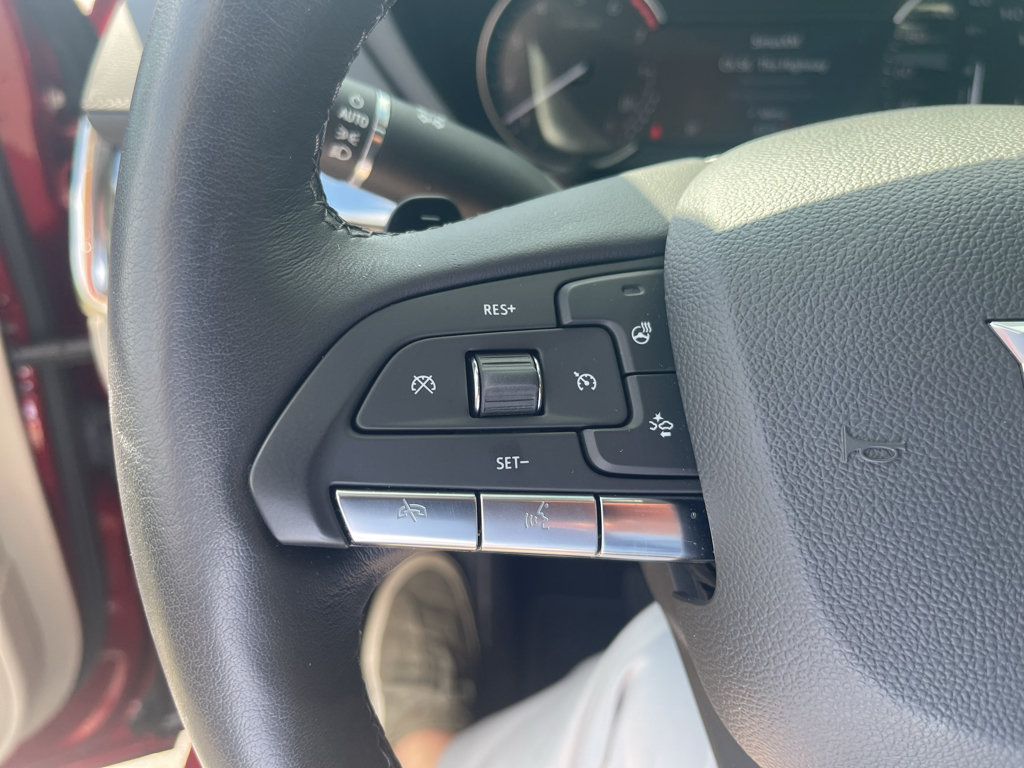 Used 2023 Cadillac XT4 Luxury w/ Cold Weather Package FWD image 22