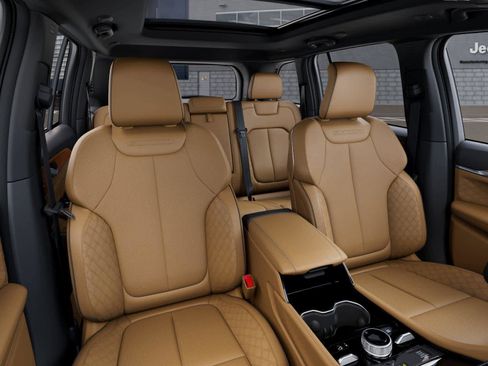 New 2026 Jeep Grand Cherokee Summit AWD/4WD image 44