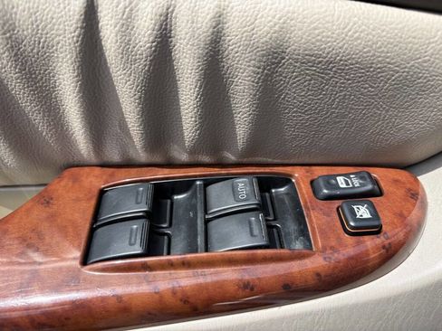 Used 2005 Toyota Sienna XLE FWD image 14