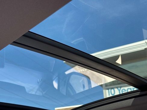 New 2026 Volkswagen Tiguan SEL R-Line image 9